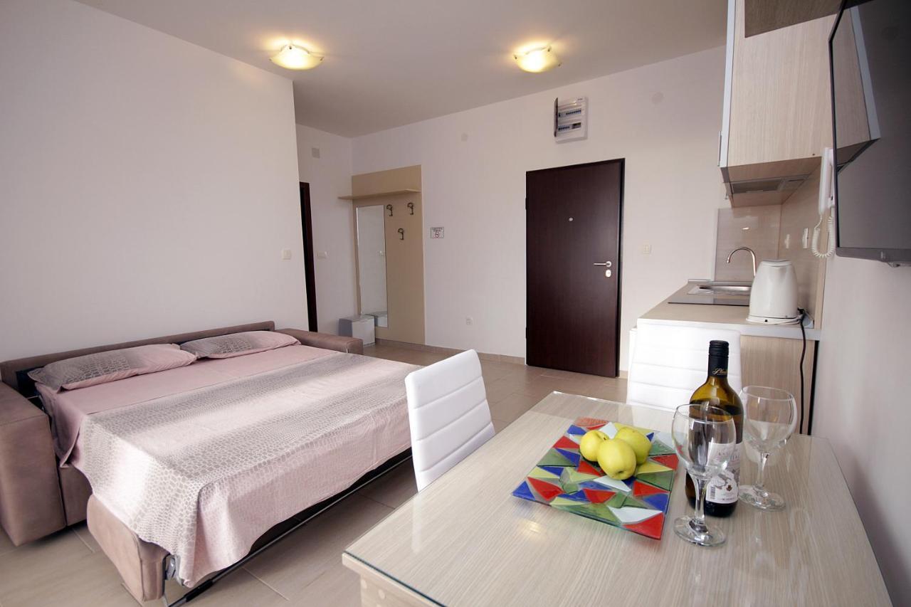 Apartments Residence Dj Petrovac Ngoại thất bức ảnh