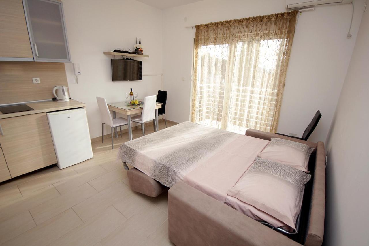 Apartments Residence Dj Petrovac Ngoại thất bức ảnh