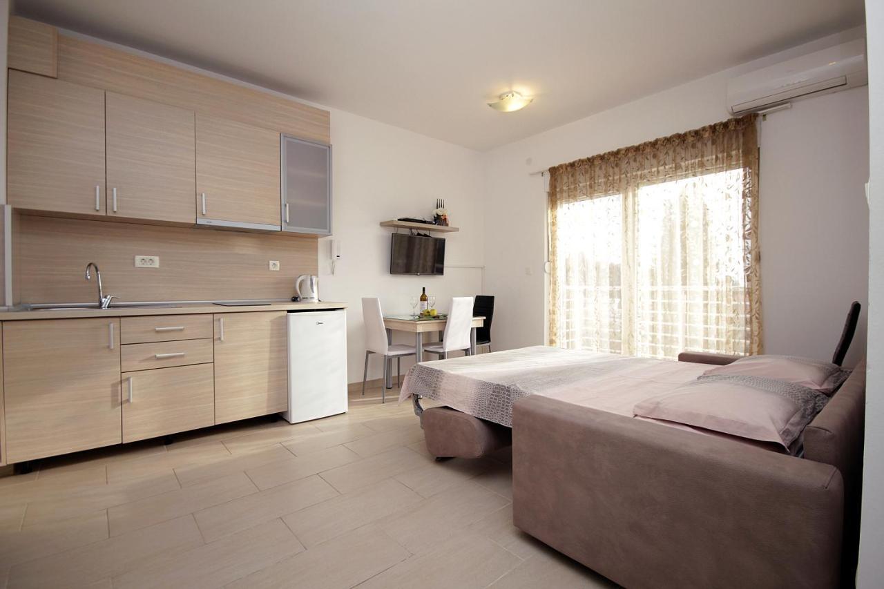 Apartments Residence Dj Petrovac Ngoại thất bức ảnh