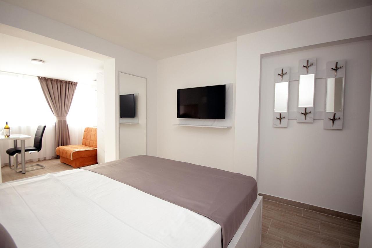 Apartments Residence Dj Petrovac Ngoại thất bức ảnh