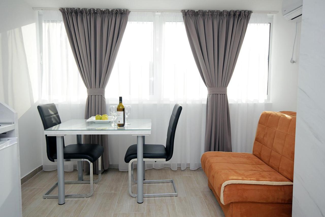Apartments Residence Dj Petrovac Ngoại thất bức ảnh
