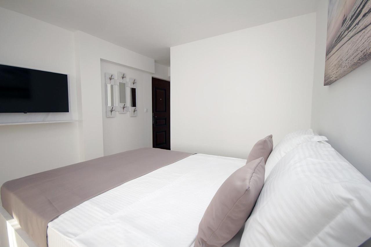 Apartments Residence Dj Petrovac Ngoại thất bức ảnh