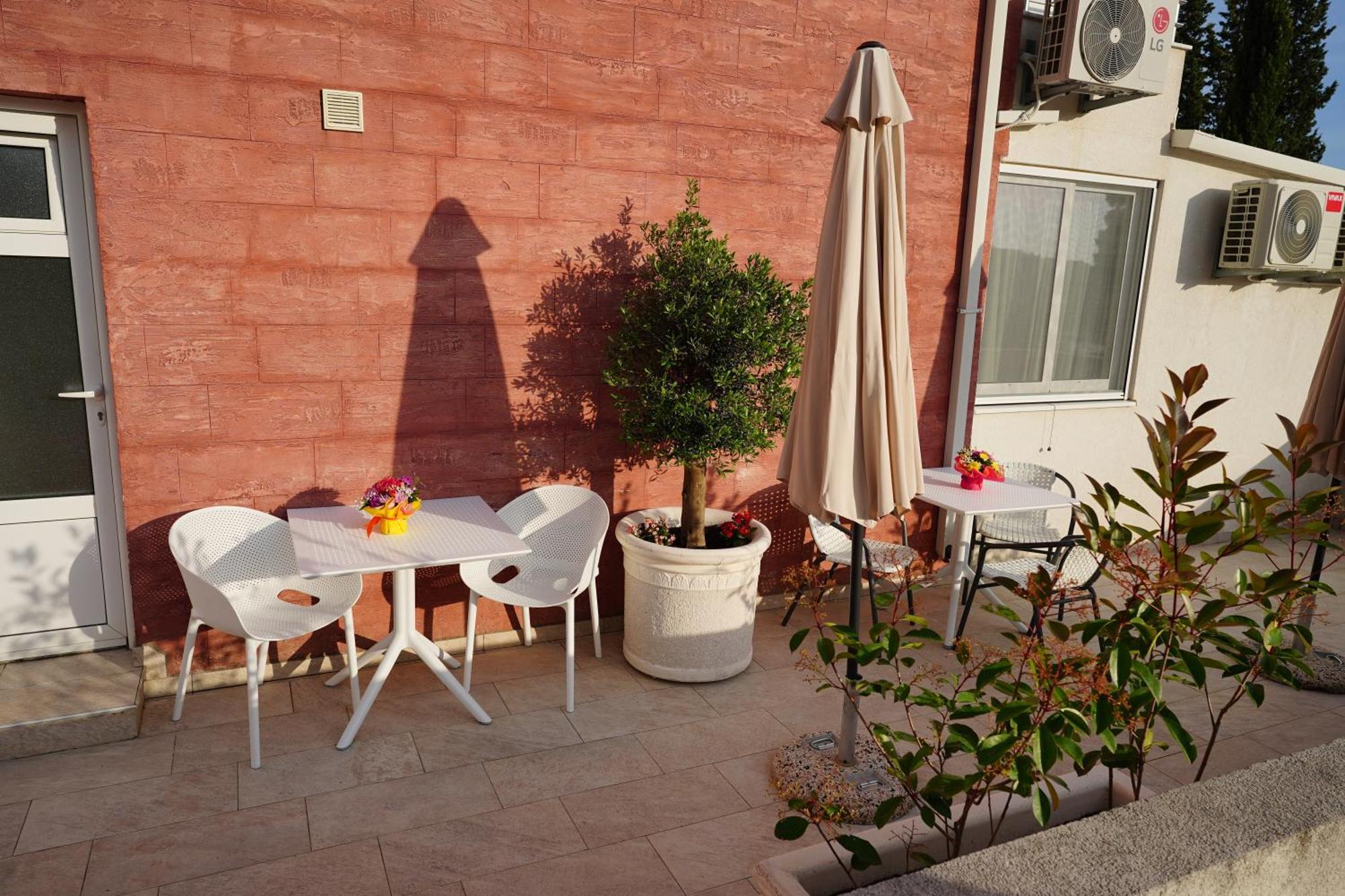 Apartments Residence Dj Petrovac Ngoại thất bức ảnh