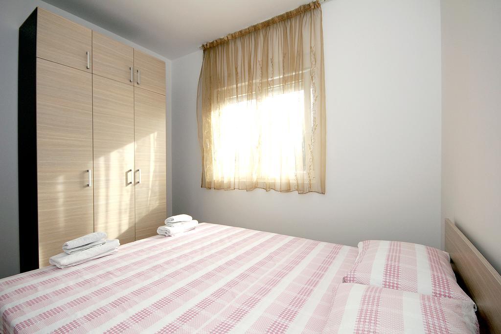 Apartments Residence Dj Petrovac Ngoại thất bức ảnh
