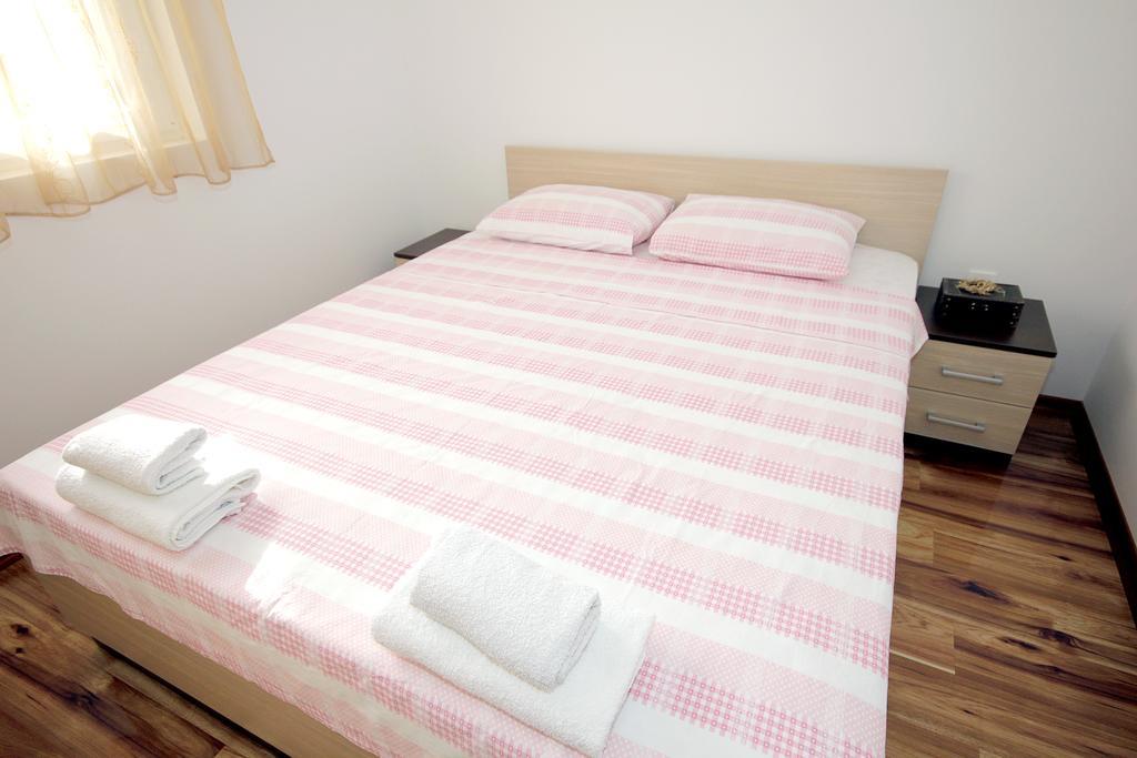 Apartments Residence Dj Petrovac Ngoại thất bức ảnh